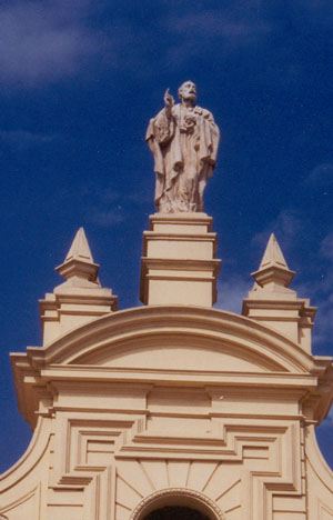 Frontis Catedral de Lambayeque. Lambayeque, Perú